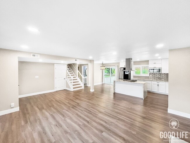Foto del edificio - Stunning 4BD/2.5 BA W/ Large Backyard and ...