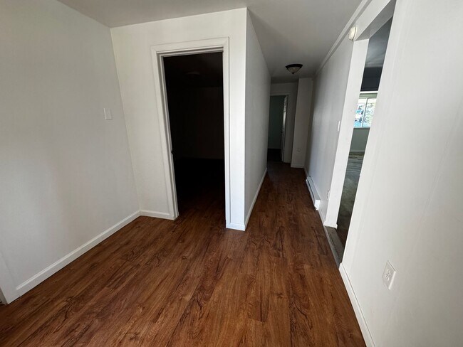 Foto del edificio - 2438 Mifflin St