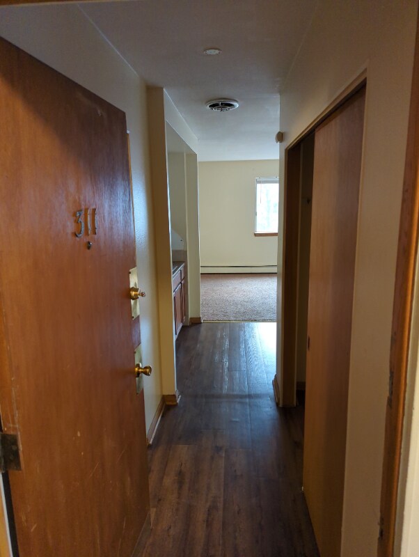 Primary Photo - 2820 W Kilbourn Ave