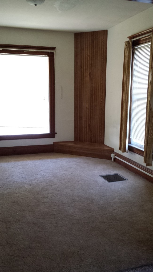 Bed 1 - 904 Vine St