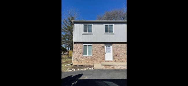 Building Photo - 428 Pettibone St