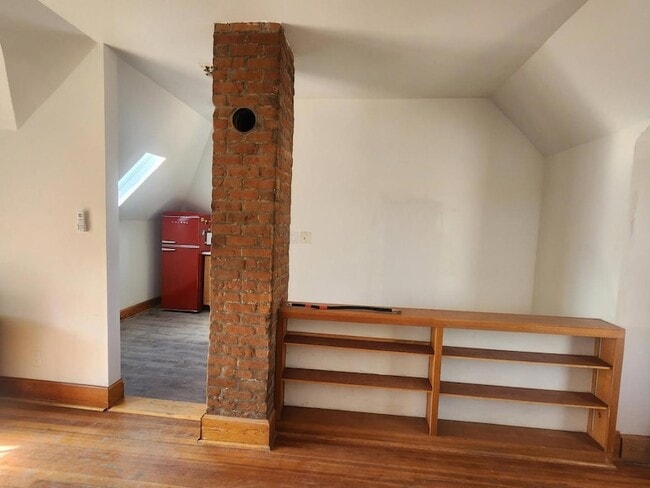 Building Photo - 820 Arno St SE