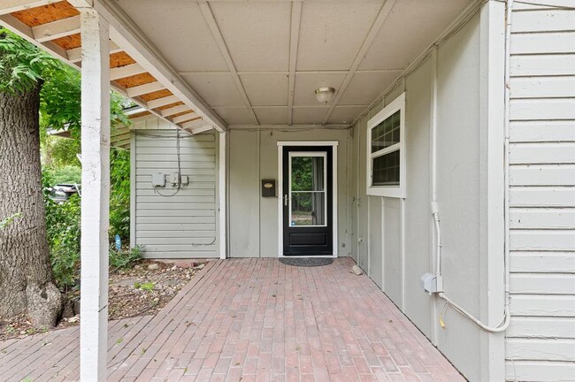 Building Photo - 5600 Montview St