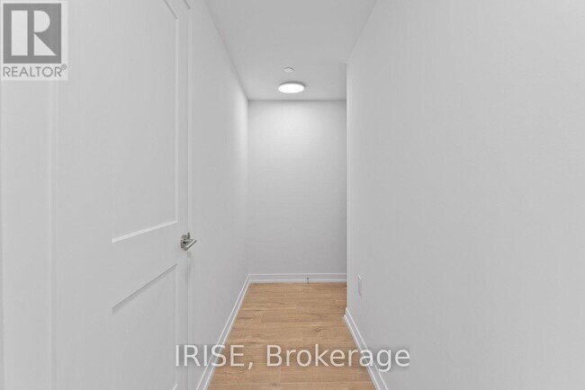 Photo du bâtiment - 485-485 Logan Ave