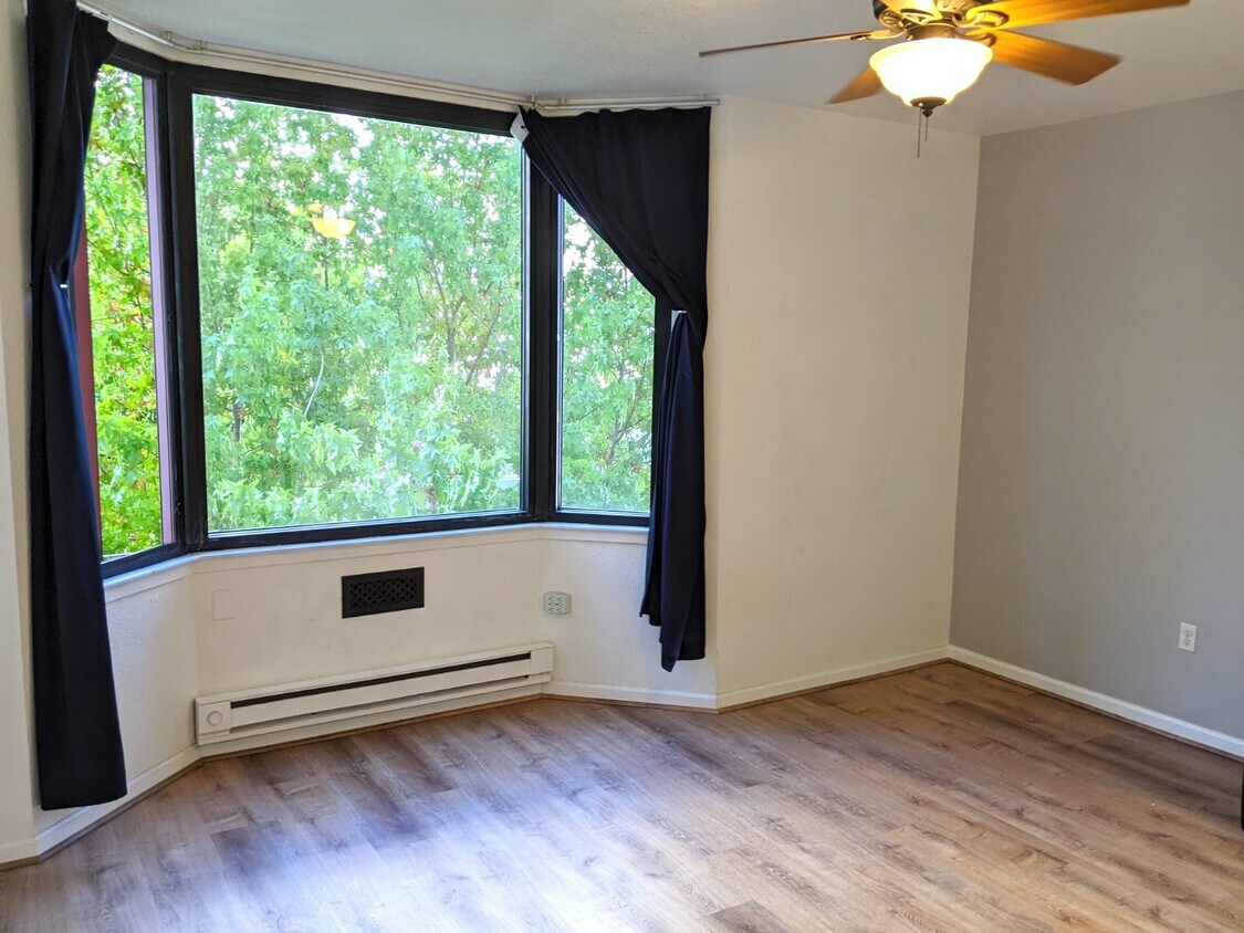 Primary Photo - 201 Harrison St