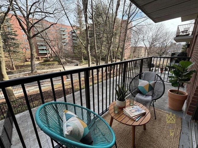 Foto del edificio - 135 Pleasant St