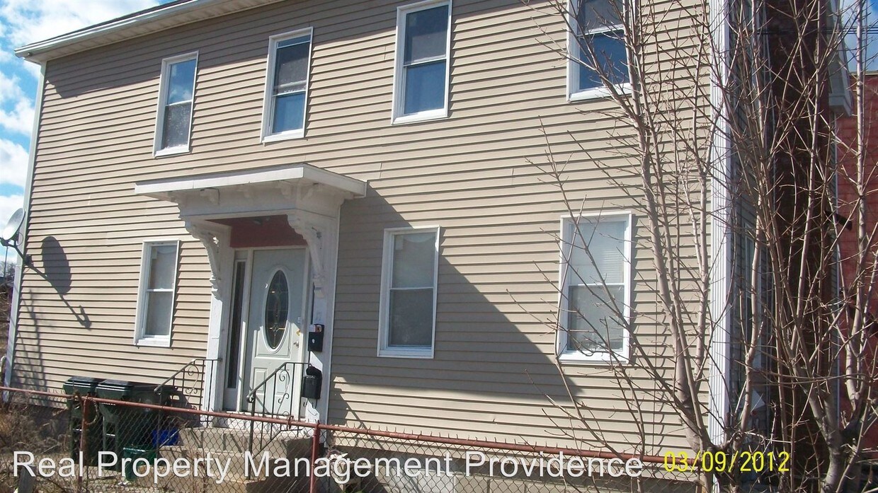Primary Photo - 17 Atwood St
