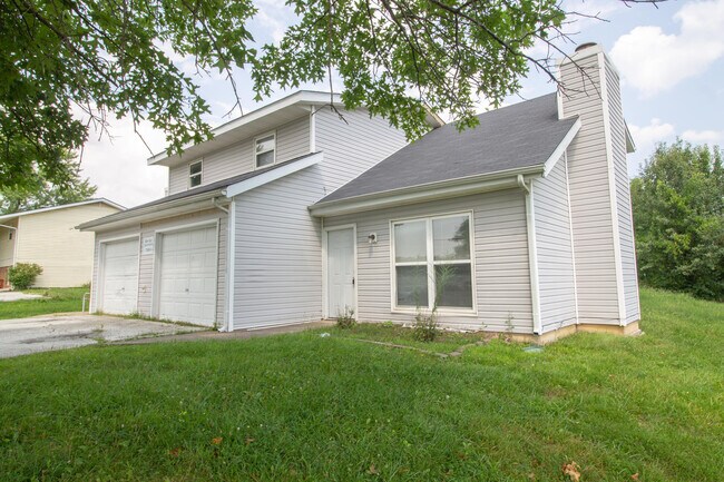 Building Photo - 7300 N Moberly Dr