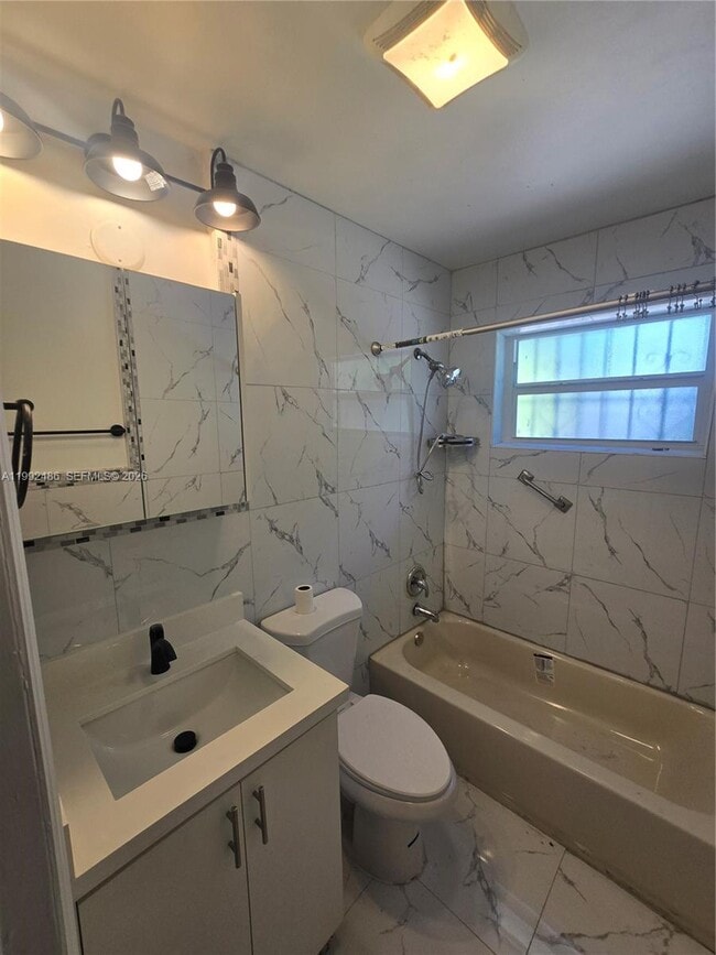 Building Photo - 6231 NE 1st Ave