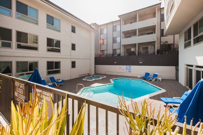 Building Photo - Winbury #104