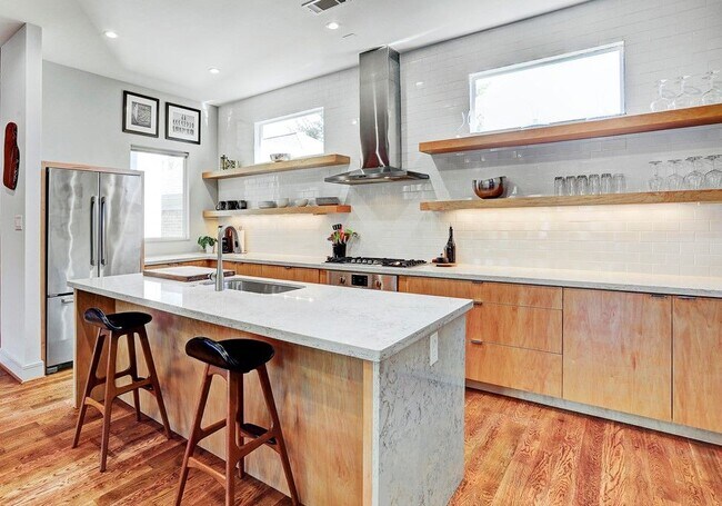 Foto del edificio - 3 Bedroom Townhome in Montrose