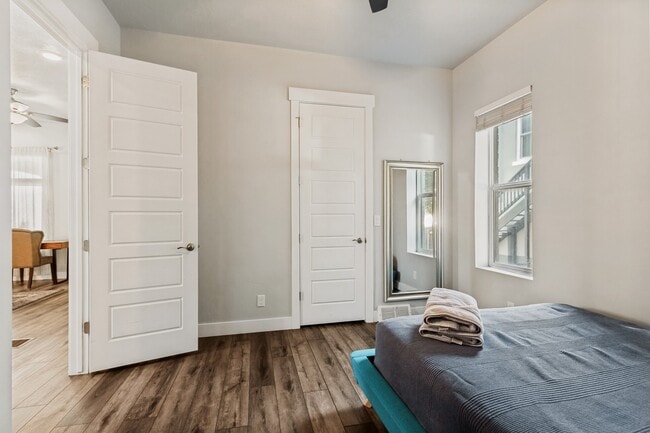 Building Photo - 814 S 800 E