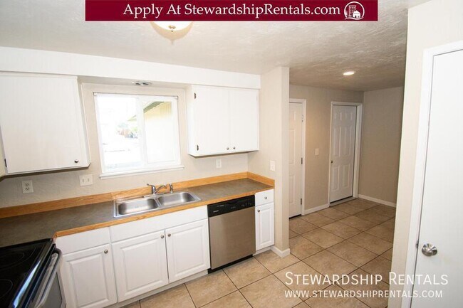 Foto del edificio - 759 N Cloverleaf Loop