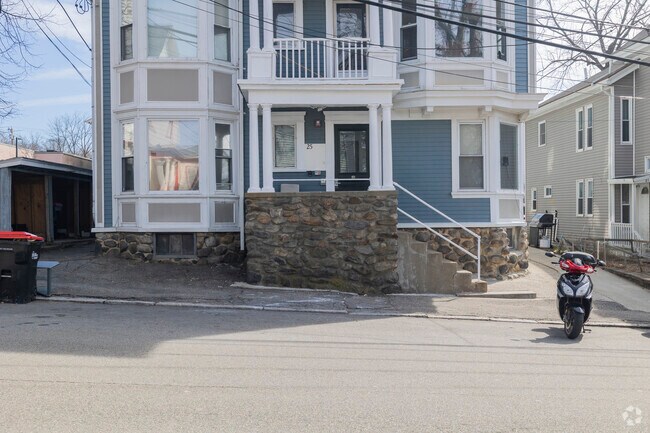 Entrance - 25 Portland St