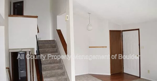 Building Photo - 1802 Everett Pl