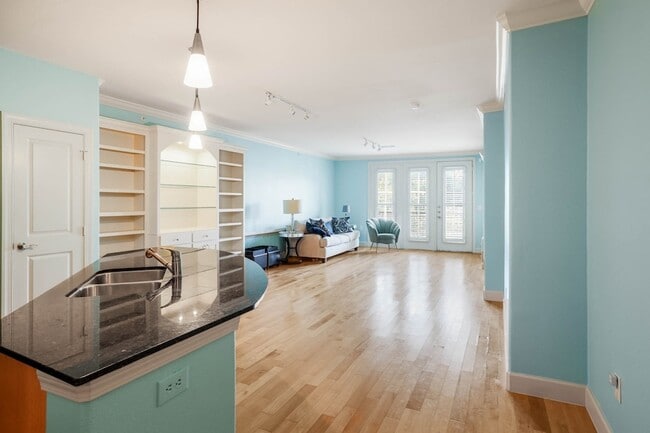 Building Photo - 3818 Holland Ave