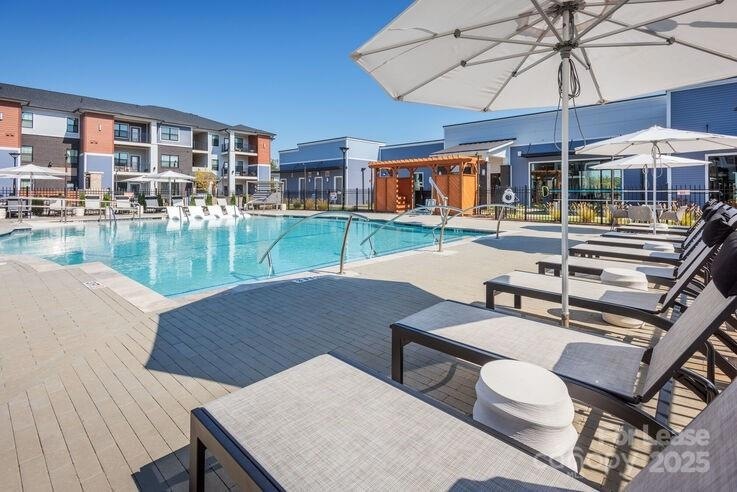 Foto principal - 1035 Strensall Ln