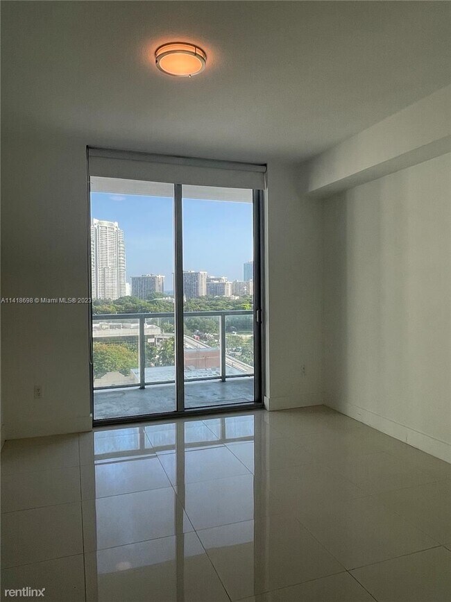 Foto del edificio - 2 br, 2 bath Condo - 79 SW 12th St Apt 1404S