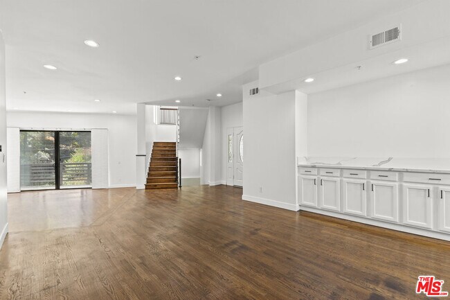 Building Photo - 2646 Rinconia Dr