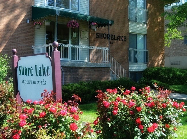 156 Lakeshore - Shorelake Apartments