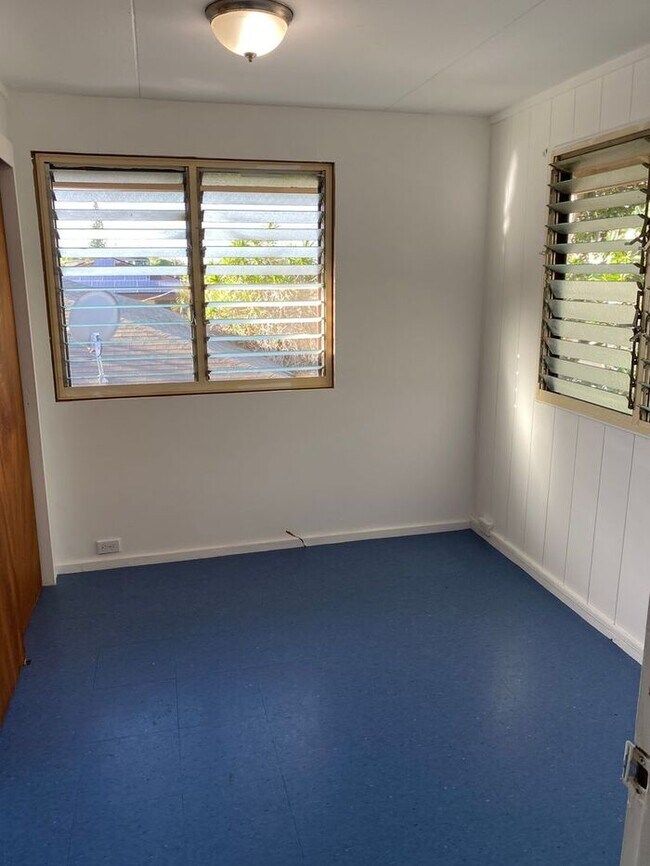 Building Photo - Aliamanu/Salt Lake - 2 bedroom 1 bath Duplex