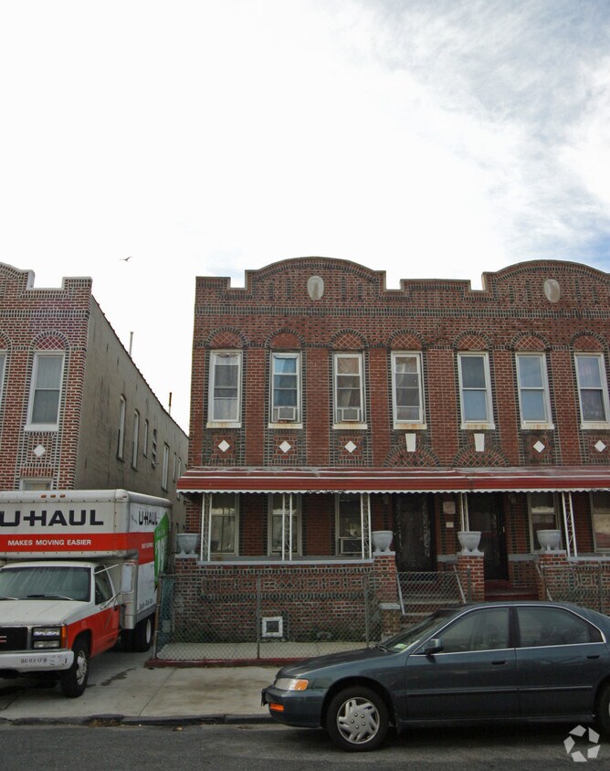 Foto principal - 1132 Saint Marks Ave