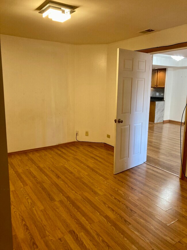 Bedroom - 6337 Roosevelt Rd