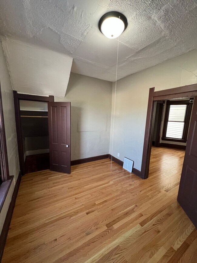 Foto del edificio - 2945-2947 N. 8th St. (ACE PROPERTY)