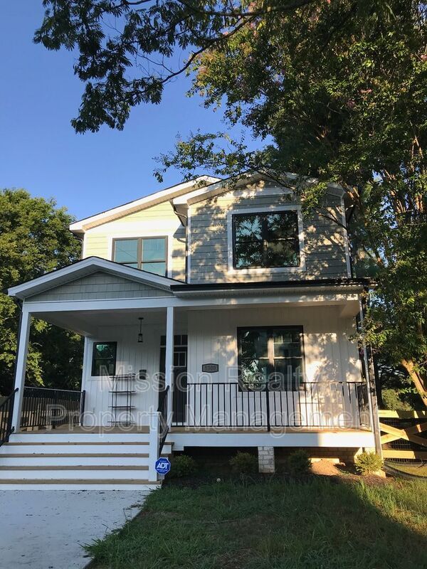 Foto del edificio - 5300 Wingfield St