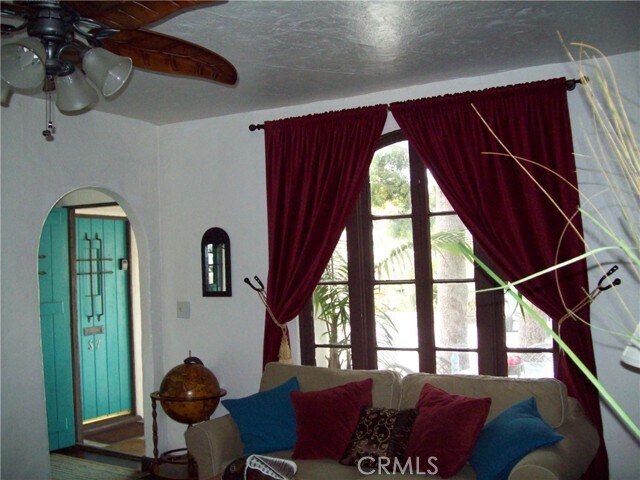 Foto del edificio - 243 Avenida Madrid