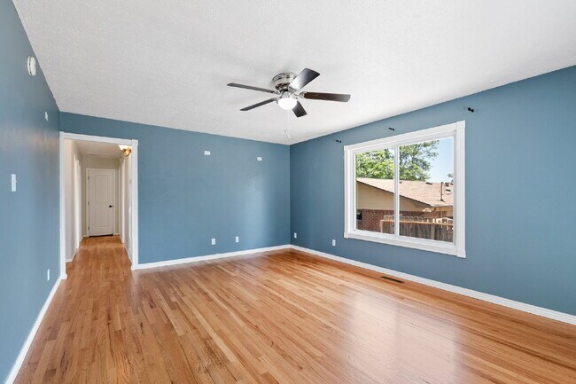 Building Photo - Central Location | 15 Min to Peterson, 20 ...