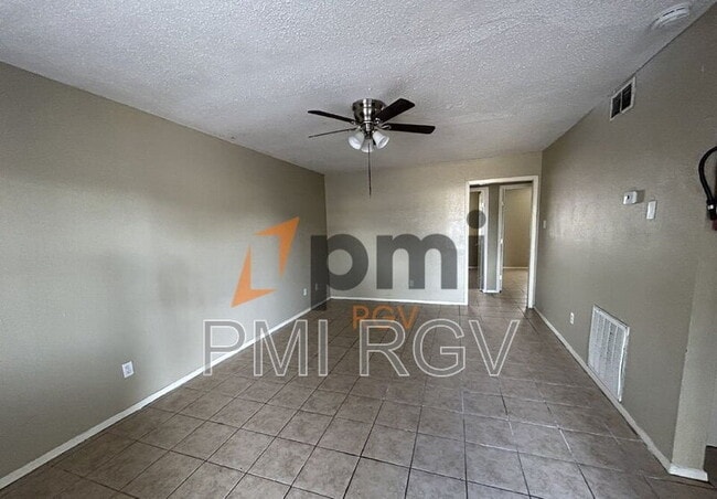 Foto del edificio - 1608 Norma Ln