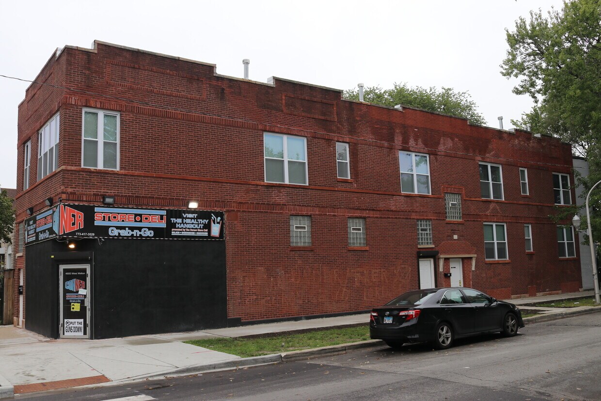 Foto principal - 934 N Lamon Ave
