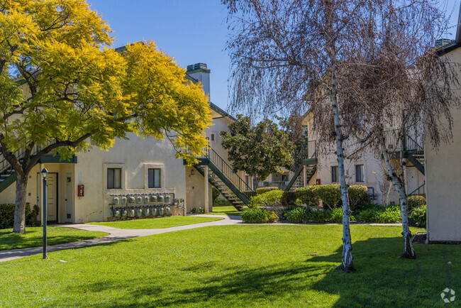 Building Photo - Legacy Residential - El Cajon