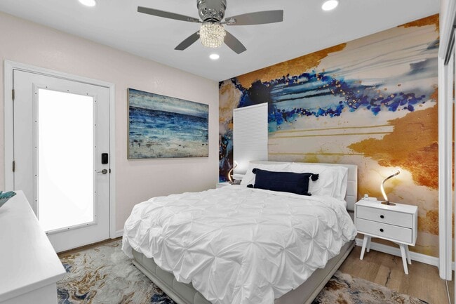 Master bedroom - 111 E Hibiscus St