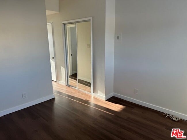 Building Photo - 2424 Ocean Park Blvd