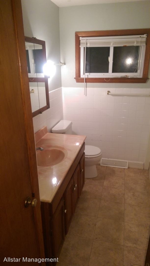 Building Photo - 3 br, 1 bath House - 5718 Columbia Dr