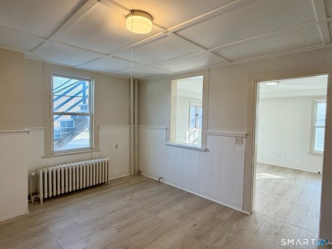 Building Photo - 10 Riverside Ave