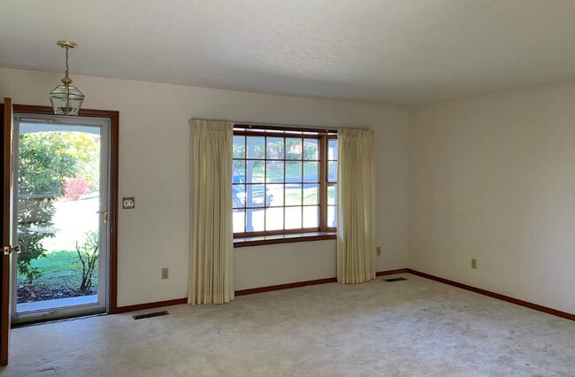 Building Photo - Charming 3 Bedroom 1.5 Bath Home