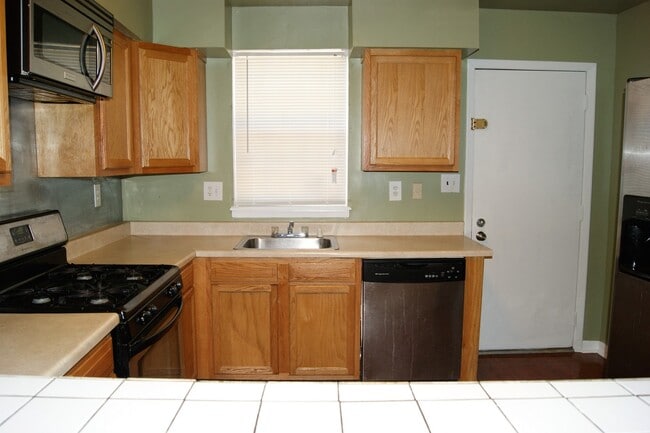 Foto del edificio - Charming 3 Bedroom/ 1 Bathroom Townhome in East Baltimore, MD!