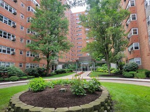 Building Photo - 4950 N Marine Dr