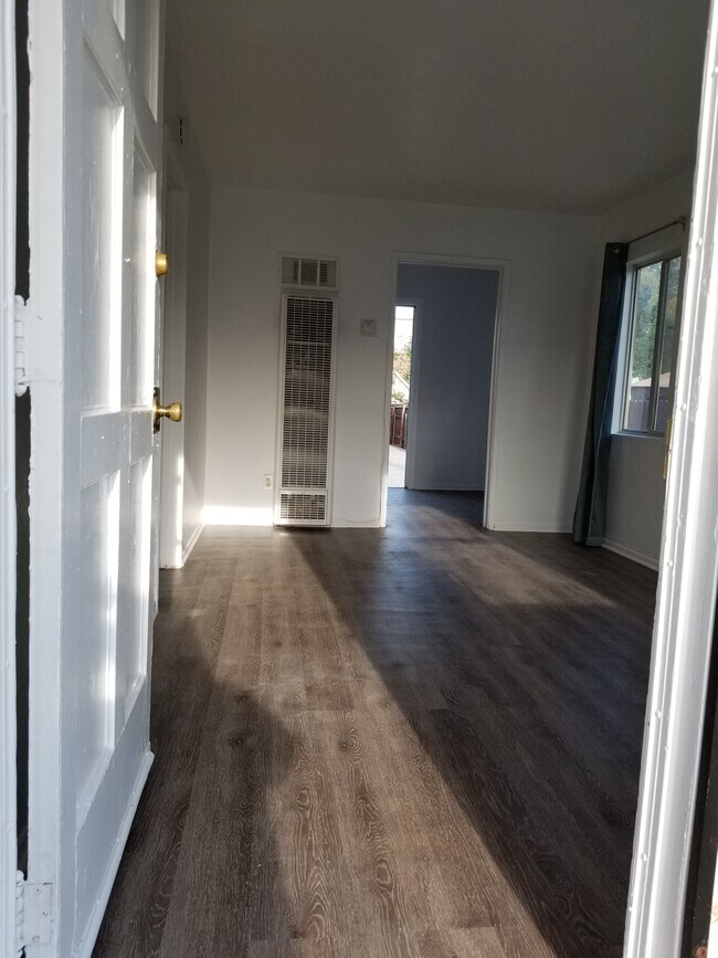 Building Photo - 1237 Massachusetts Ave