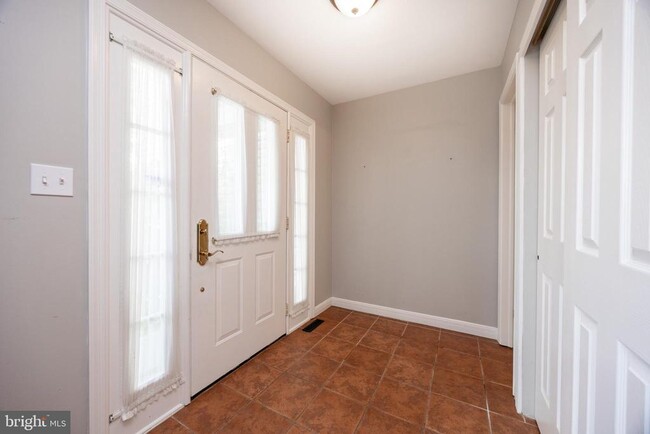Building Photo - 247 Prince William Way
