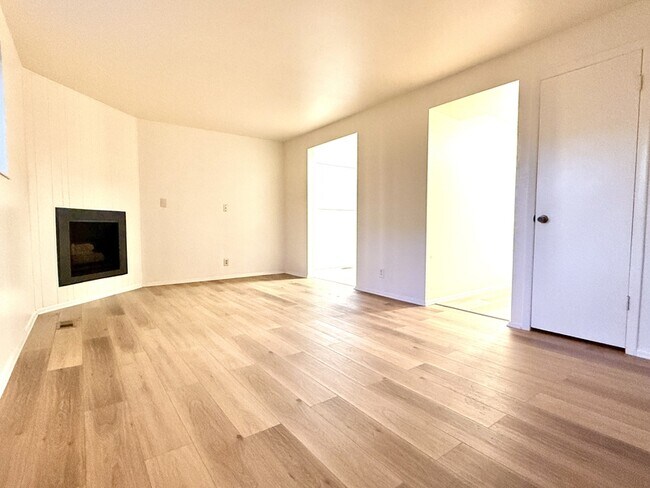 Building Photo - 2175 S 300 E