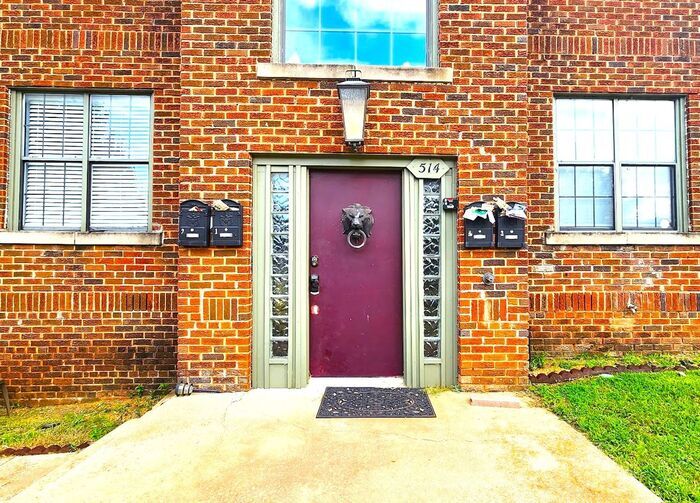 Primary Photo - 1 bed 1 bath in Paseo District
