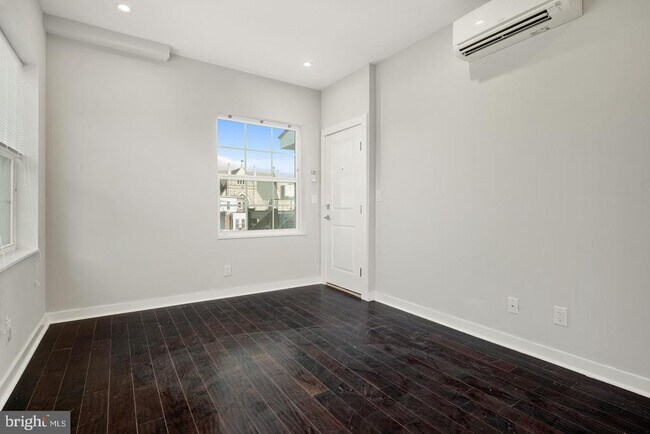 Foto del edificio - 17 S 44th St