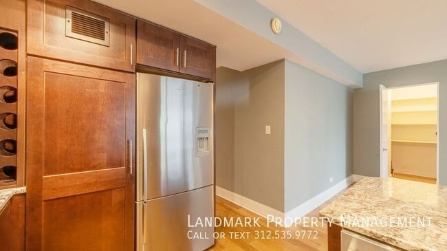 Foto del edificio - 253 E Delaware Pl