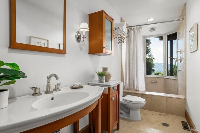 Foto del edificio - 1100 Bayhills Dr