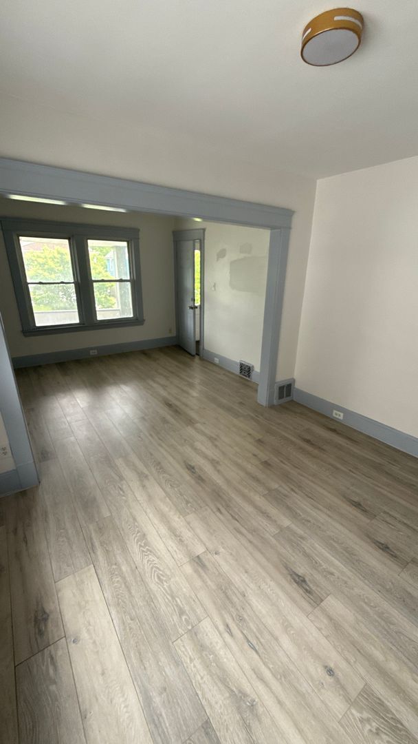 Building Photo - 3354 East 132