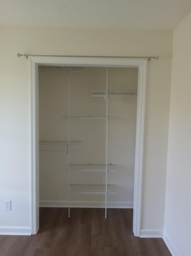 Building Photo - 108 Willow Bend Dr